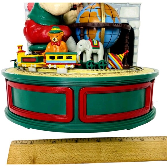 Willitts Musical Motion Santa Figure Plays Santa Claus is Coming to Town (READ) - Picture 14 of 16
